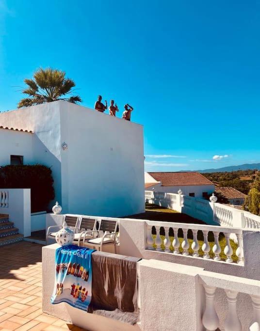 Blue Skies Villas 1&2 Mexilhoeira Grande Экстерьер фото